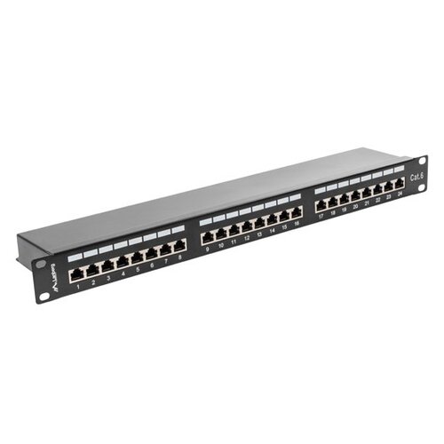 Czarny patch panel z 24 portami oznaczonymi numerami od 1 do 24, z widocznym logo "Lanberg" oraz oznaczeniem "Cat.6". Na górze panelu znajdują się białe pola do opisu każdego portu.