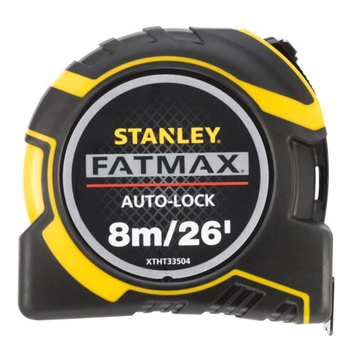 Na zdjęciu znajduje się miara zwijana z czarno-żółtą obudową. Na przodzie widoczny jest napis: "STANLEY FATMAX AUTO-LOCK 8m/26' XTHT33504".