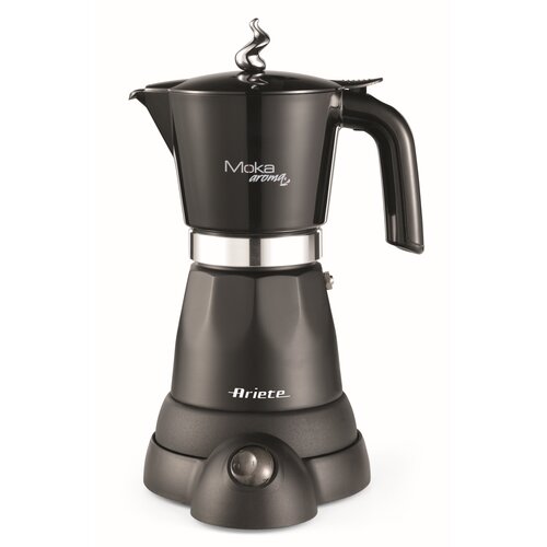 Czarna kawiarka z napisem "Moka aroma" na górnej części oraz "Ariete" na dolnej, posiada charakterystyczny uchwyt i ozdobne pokrętło na pokrywie. Produkt ma błyszczące wykończenie i metalowy pierścień łączący górną i dolną część.