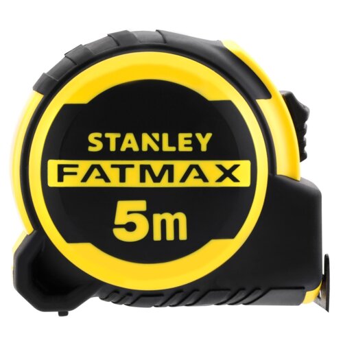 Na zdjęciu znajduje się miara zwijana z czarno-żółtą obudową, na której widnieje napis "STANLEY FATMAX 5m". Produkt ma solidny wygląd z wyraźnym logo i oznaczeniem długości.