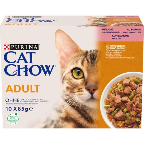 Opakowanie karmy dla kota marki Purina Cat Chow Adult z łososiem i zieloną fasolką, zawiera zdjęcie kota oraz miski z karmą. Na opakowaniu widnieje tekst informujący o naturalnych składnikach w galarecie, a także brak sztucznych aromatów, konserwantów i b