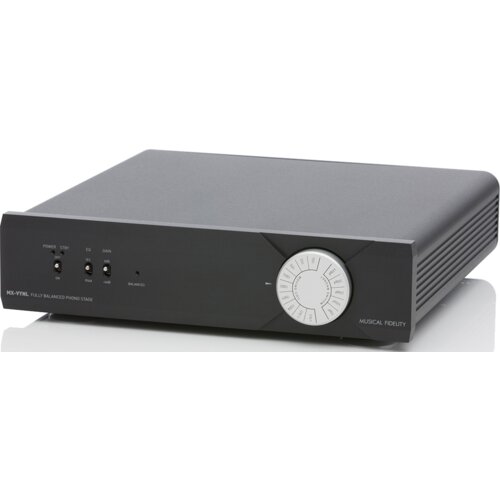 Czarny przedwzmacniacz gramofonowy z widocznymi przełącznikami oznaczonymi jako "POWER", "STBY", "EQ", "GAIN" oraz napisem "MX-VINYL FULLY BALANCED PHONO STAGE". Po prawej stronie znajduje się okrągłe pokrętło z oznaczeniami liczbowymi i napisem "MUSICAL 