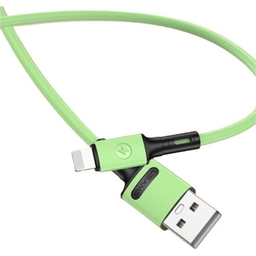 Zielony kabel USB-Lightning z widocznymi końcówkami: jedna z logo "USAMS", druga z symbolem "K". Kabel ma czarne elementy przy złączach.