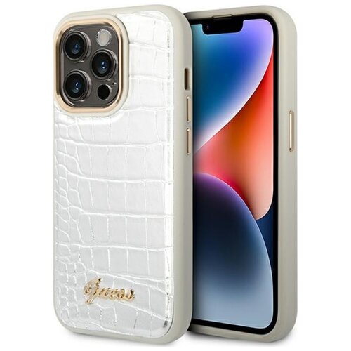 Srebrne etui na telefon z kolekcji Croco Collection marki Guess, przeznaczone dla Apple iPhone 14 Pro, ma teksturę przypominającą skórę krokodyla. Na etui widoczne jest złote logo "Guess".