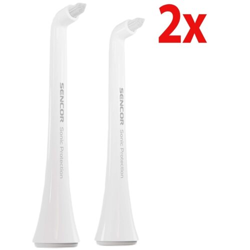 Dwie białe końcówki szczoteczki z napisem "SENCOR Sonic Protection" są widoczne na zdjęciu, obok czerwony napis "2x".