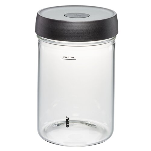 Przezroczysty szklany słoik z czarną pokrywką, na którym widnieje napis "max. 1 Liter" oraz logo "GEFU" na dolnej części. Słoik ma prosty, cylindryczny kształt i jest przeznaczony do przechowywania do jednego litra zawartości.