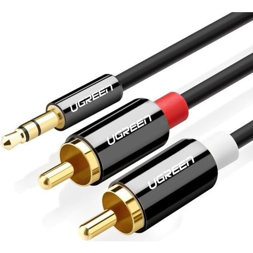 Czarny kabel z trzema wtykami: jednym Jack 3.5 mm oraz dwoma RCA, z oznaczeniami kolorystycznymi czerwonym i białym. Na każdym wtyku widoczny jest napis "UGREEN".