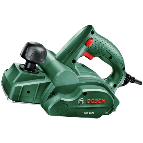 Zielony strug elektryczny z czarnym uchwytem i czerwonym przyciskiem, z widocznym logo "BOSCH" oraz oznaczeniem modelu "PHO 1500". Produkt ma ergonomiczny kształt i jest wyposażony w kabel zasilający.