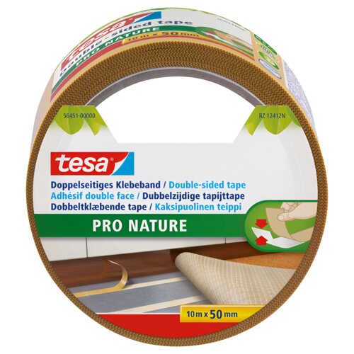 Rolka taśmy dwustronnej z widocznym logo "tesa" oraz napisami w kilku językach, w tym "Double-sided tape" i "PRO NATURE". Na opakowaniu znajduje się również oznaczenie rozmiaru "10 m x 50 mm" oraz numer produktu "56451-00000-11".