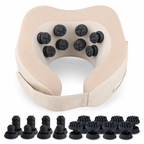 Beżowy masażer do karku z kilkoma czarnymi, wymiennymi końcówkami masującymi, ułożonymi w dwóch rzędach. Produkt ma ergonomiczny kształt i widoczne zapięcie na rzep.