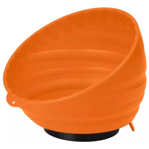 Pomarańczowa miska o falistej strukturze z czarną, magnetyczną podstawą. Produkt ma otwór na krawędzi, prawdopodobnie do zawieszenia.