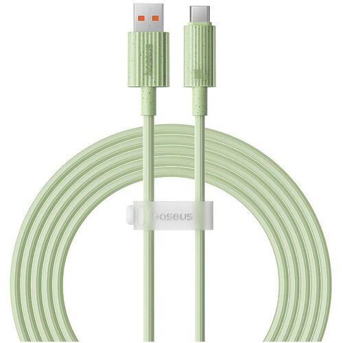 Zielony kabel USB-USB-C o długości 2 metrów z widocznymi złączami, posiada teksturowane końcówki. Na opasce spinającej kabel widnieje napis "baseus".