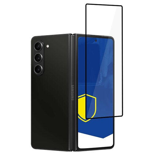 Składany smartfon z trzema aparatami z tyłu, obok którego znajduje się przezroczyste szkło ochronne. Na ekranie telefonu widoczna jest niebieska grafika z żółtą tarczą.