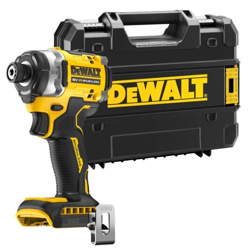 Na zdjęciu znajduje się żółto-czarna zakrętarka udarowa z napisem "DEWALT" oraz czarna walizka z dużym logo "DEWALT". Zakrętarka ma oznaczenie "18V XR BRUSHLESS" i widoczny jest metalowy klips z napisem "DEWALT".