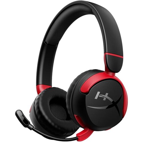 Czarno-czerwone słuchawki nauszne z mikrofonem, z widocznym logo "HYPERX" na nauszniku. Konstrukcja jest solidna, z miękkimi poduszkami nauszników i pałąkiem.