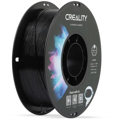 Na zdjęciu widoczna jest szpula czarnego filamentu do drukarki 3D marki Creality, z kolorowym wzorem na etykiecie. Na etykiecie znajduje się tekst: "CREALITY 3D PRINTER FILAMENT", "CR-TPU", "Diameter: 1.75MM", "Net Weight: 1KG", "Extruder Temp: 210°C-240°