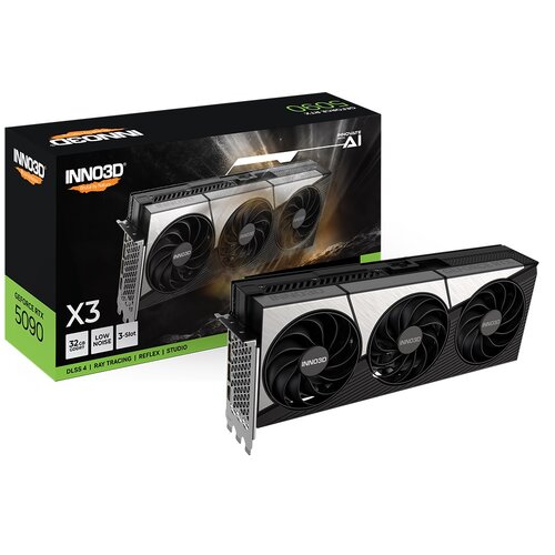 Na zdjęciu widoczna jest karta graficzna z trzema wentylatorami oraz jej opakowanie z napisem "INNO3D GeForce RTX 5090 X3 32GB DLSS 4". Na opakowaniu znajdują się dodatkowe informacje: "32GB GDDR6X", "LOW NOISE", "3-Slot", "DLSS 4", "RAY TRACING", "REFLEX