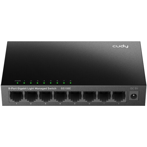 Czarny switch sieciowy z ośmioma portami Ethernet, oznaczony jako "8-Port Gigabit Light Managed Switch GS108E", z widocznymi zielonymi diodami LED nad każdym portem. W prawym górnym rogu znajduje się logo "cudy", a po prawej stronie widoczny jest port zas