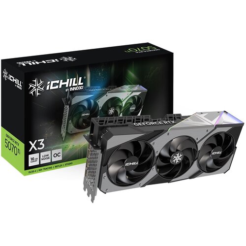 Na zdjęciu widoczna jest karta graficzna z trzema wentylatorami oraz opakowanie z napisem "iCHILL by INNO3D" i "GeForce RTX 5070 Ti". Na opakowaniu znajdują się także informacje: "X3", "16GB GDDR6", "LOW NOISE", "OC", "DLSS 4", "RAY TRACING", "REFLEX", "S
