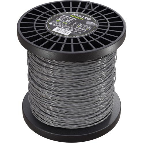 Na zdjęciu widoczna jest szpula z szarą żyłką do kosy, na której znajduje się etykieta z napisem "STALCO PERFECT Trimmer Line Square 3.0 mm 70 m". Etykieta zawiera również piktogramy i kod kreskowy.