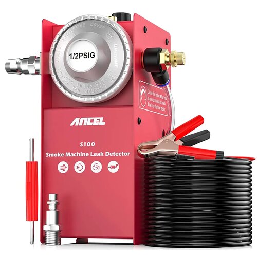 Czerwony generator dymu z widocznym logo "ANCEL" oraz napisem "S100 Smoke Machine Leak Detector" na przedniej części. Na urządzeniu znajdują się również ikony oraz manometr z oznaczeniem "1/2 PSIG", a obok widoczny jest zwinięty czarny przewód z czerwonym