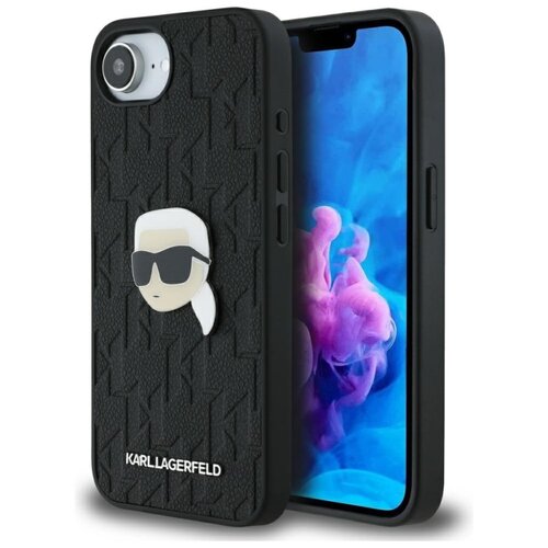 Czarne etui na telefon z wytłoczonym wzorem monogramu i przypinką w kształcie głowy z okularami przeciwsłonecznymi. Na dole etui widnieje biały napis "KARL LAGERFELD".