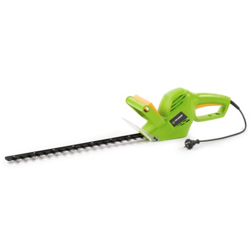 Zielone nożyce do żywopłotu z czarnym ostrzem i kablem zasilającym, na obudowie widoczne logo "FIELDMANN". Produkt ma ergonomiczny uchwyt z pomarańczowym akcentem.