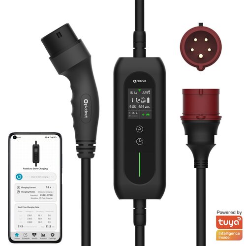 Na zdjęciu znajduje się ładowarka do samochodu elektrycznego z wyświetlaczem pokazującym parametry ładowania oraz dwa różne złącza. Obok ładowarki widoczny jest ekran smartfona z aplikacją do zarządzania ładowaniem, a w prawym dolnym rogu znajduje się log