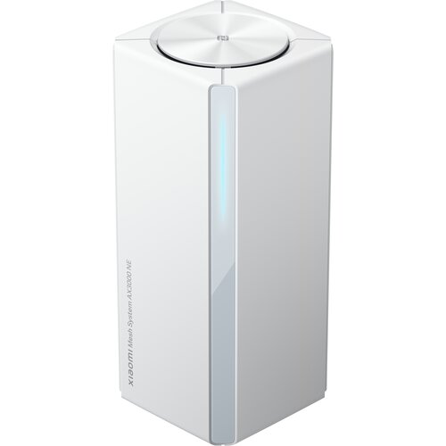 Biały, pionowy router o nowoczesnym designie z niebieskim podświetleniem na przednim panelu. Na boku urządzenia widoczny jest napis: "xiaomi Mesh System AX3000 NE".