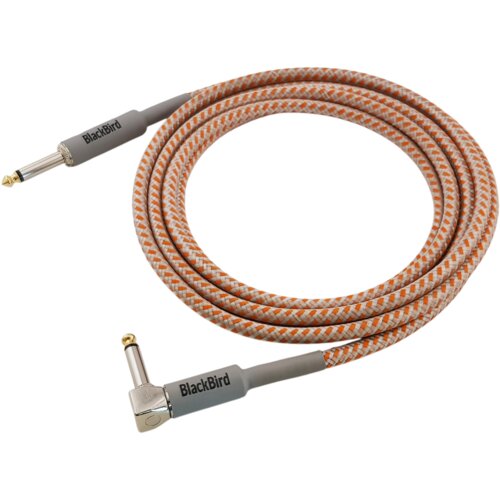 Na zdjęciu znajduje się kabel o długości 6 metrów z dwoma wtykami Jack 6.3 mm, opleciony w pomarańczowo-biały wzór. Na obu końcówkach kabla widnieje napis "BlackBird".