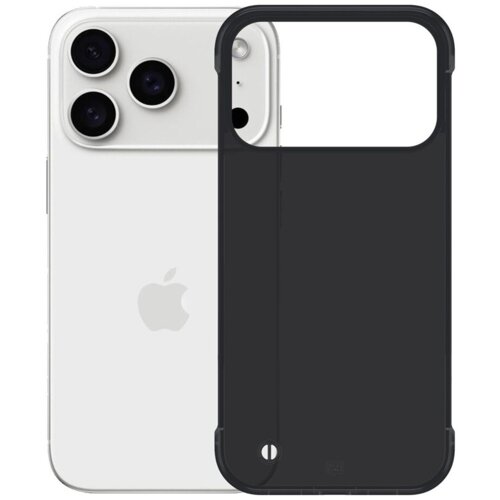 Czarne etui na telefon z dużym wycięciem na aparat jest umieszczone obok białego telefonu z trzema obiektywami aparatu. Na telefonie widoczne jest logo w kształcie nadgryzionego jabłka.