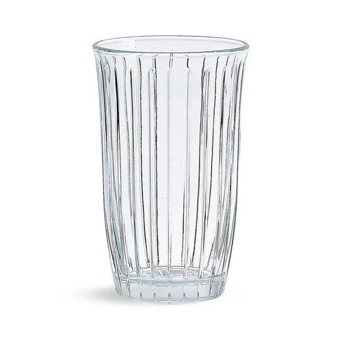 Przezroczysta szklanka o pojemności 365 ml z pionowymi żłobieniami na powierzchni. Produkt jest częścią zestawu czterech szklanek.