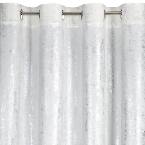 Biało-srebrna zasłona o wymiarach 140 x 250 cm z metalowymi przelotkami na karnisz, wykonana z materiału o delikatnym połysku. Produkt marki EUROFIRANY, model Renia.