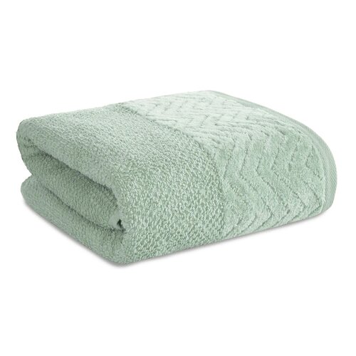 Miętowy ręcznik o wymiarach 30 x 50 cm, z widocznym wzorem w jodełkę na jednym z końców, złożony w prostokąt. Materiał wygląda na miękki i puszysty.