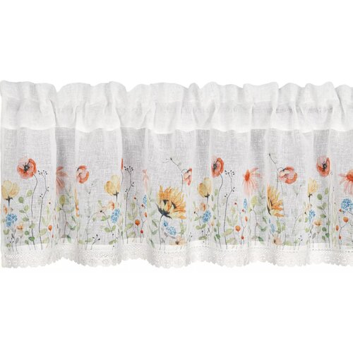 Biała firana o wymiarach 150 x 30 cm ozdobiona jest kolorowym wzorem kwiatowym, w którym dominują motywy maków, słoneczników i innych polnych kwiatów. Dolna krawędź firany wykończona jest delikatną koronką.