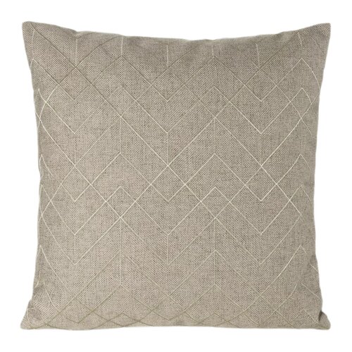 Beżowa poszewka o wymiarach 45 x 45 cm z delikatnym, geometrycznym wzorem w jodełkę. Materiał ma teksturę przypominającą tkaninę lnianą.