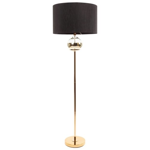 Na zdjęciu widoczna jest lampa stojąca z czarnym abażurem i złotą podstawą oraz trzonem. Element dekoracyjny w postaci złotej kuli znajduje się pod abażurem.
