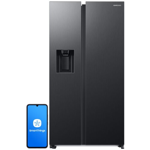 Grafitowa lodówka side by side z wbudowanym dystrybutorem wody, na której widnieje logo "SAMSUNG". Obok lodówki znajduje się smartfon z wyświetlonym logo "SmartThings".