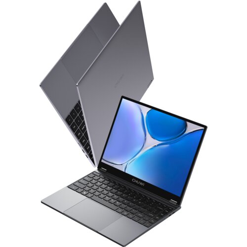 Na zdjęciu widoczny jest laptop z otwartym ekranem, na którym wyświetlany jest abstrakcyjny niebieski wzór. Obok znajduje się zamknięty laptop, a na obu urządzeniach widoczne jest logo "CHUWI".
