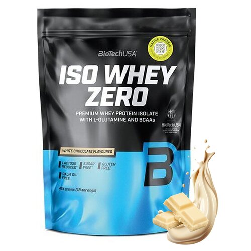 Czarna torebka z niebieskim akcentem zawiera odżywkę białkową "ISO WHEY ZERO" o smaku białej czekolady, z napisem "PREMIUM WHEY PROTEIN ISOLATE WITH L-GLUTAMINE AND BCAAS". Na opakowaniu widnieją informacje: "LACTOSE REDUCED", "SUGAR FREE", "GLUTEN FREE",