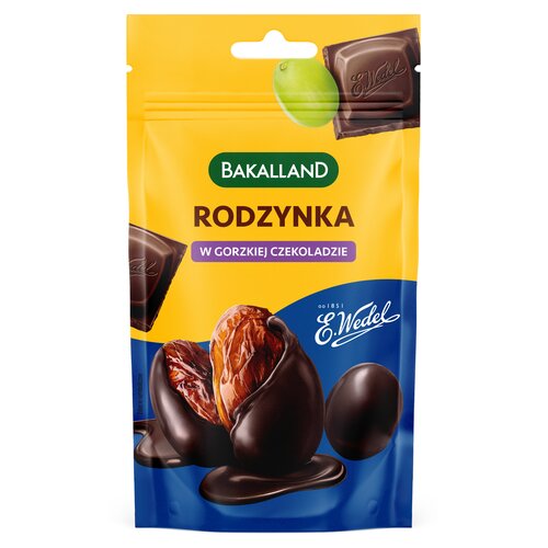 Przedstawione zdjęcie ukazuje opakowanie produktu "Rodzynki w gorzkiej czekoladzie" marki Bakalland. Na opakowaniu widnieje napis "Bakalland Rodzynka w gorzkiej czekoladzie" oraz logo "od 1851 E.Wedel", a także ilustracje rodzynek pokrytych czekoladą i ko