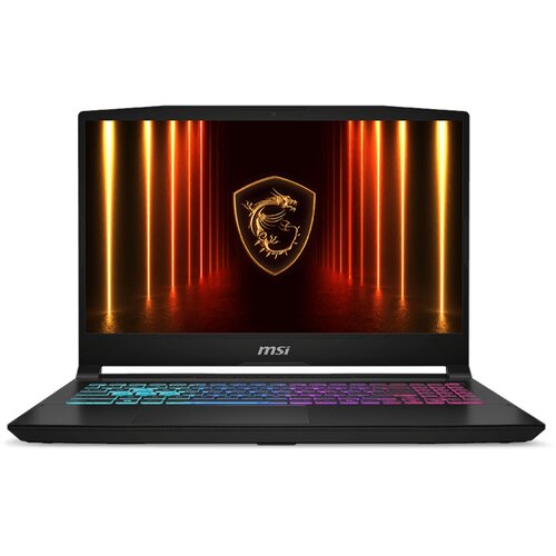 Laptop z podświetlaną klawiaturą w różnych kolorach, na ekranie widoczne jest logo smoka na tle pomarańczowych świateł. Na obudowie pod ekranem znajduje się napis "msi".