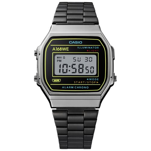 Zegarek cyfrowy z metalową bransoletą, na tarczy widoczne są napisy: "CASIO", "A168WE", "ILLUMINATOR", "LIGHT", "WR", "ALARM CHRONO", oraz "MODE START/STOP". Wyświetlacz pokazuje czas 10:58:50, dzień tygodnia "SU" i datę "30".