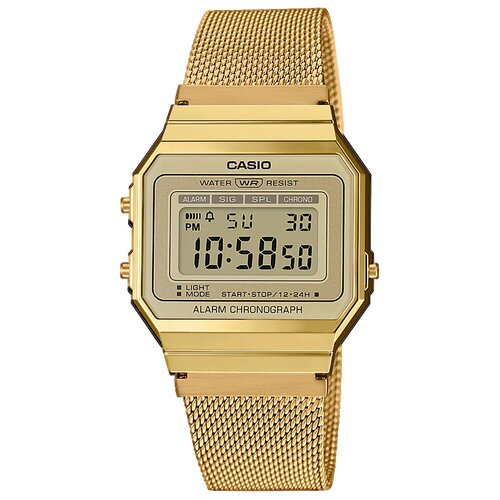 Złoty zegarek cyfrowy z metalową bransoletą, na tarczy widoczne są napisy: "CASIO", "WATER RESIST", "ALARM CHRONOGRAPH", oraz funkcje takie jak "ALARM", "SIG", "SPL", "CHRONO". Wyświetlacz pokazuje czas 10:58:50, dzień tygodnia "SU" i datę "30".