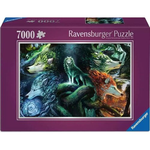 Fioletowe pudełko puzzli Ravensburger z ilustracją przedstawiającą wilki w lesie, otoczone bujną roślinnością. Na opakowaniu widnieje napis "7000" oraz "Ravensburger Puzzle".