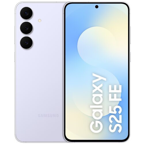 Na zdjęciu widoczny jest smartfon z trzema aparatami z tyłu i ekranem z przodu, na którym wyświetlony jest napis "Galaxy S25 FE". Obudowa urządzenia jest w kolorze niebieskim, a na tylnej części znajduje się logo "SAMSUNG".