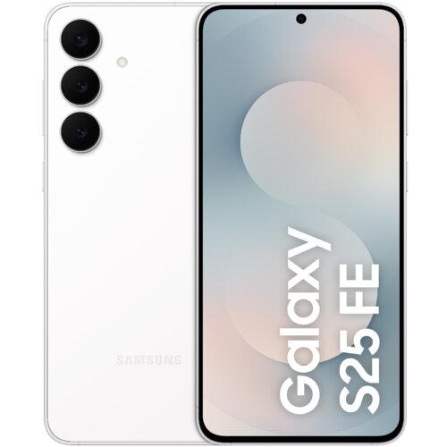 Biały smartfon z trzema obiektywami aparatu z tyłu i wyświetlaczem z napisem "Galaxy S25 FE" na ekranie. Na obudowie widoczne jest logo "SAMSUNG".