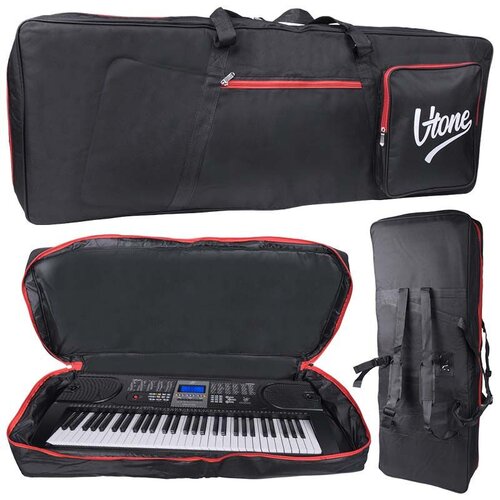 Czarny pokrowiec na keyboard z czerwonymi zamkami błyskawicznymi, z widocznym logo "V-Tone" na zewnętrznej kieszeni. Pokrowiec jest otwarty, ukazując keyboard w środku, oraz posiada szelki do noszenia na plecach.