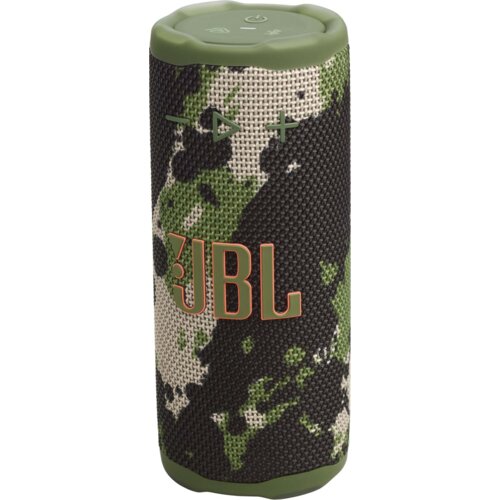 Przenośny głośnik w kolorze moro z widocznym logo "JBL" na przedniej części. Na górze znajdują się przyciski sterujące, w tym przycisk zasilania i symbol Bluetooth.