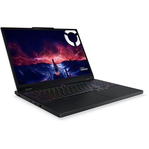 Czarny laptop z kolorową klawiaturą i ekranem wyświetlającym grafikę z górskim krajobrazem i błyskawicami, z widocznym logo "Legion" w prawym dolnym rogu ekranu. Na obudowie znajdują się porty i złącza, a na ekranie widoczny jest także symbol w lewym górn